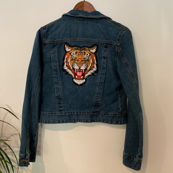 Urban Outfitters Jackets & Blazers - UO Jean jacket w embellished tiger decal